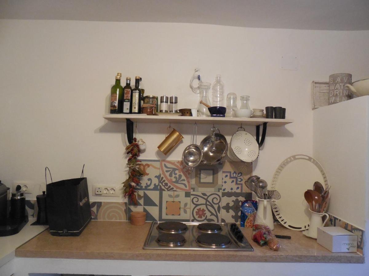 Steinhaus Mit Terrasse Apartment Ровин Екстериор снимка